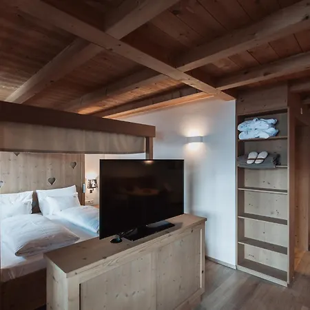 Zin Senfter Residence-2